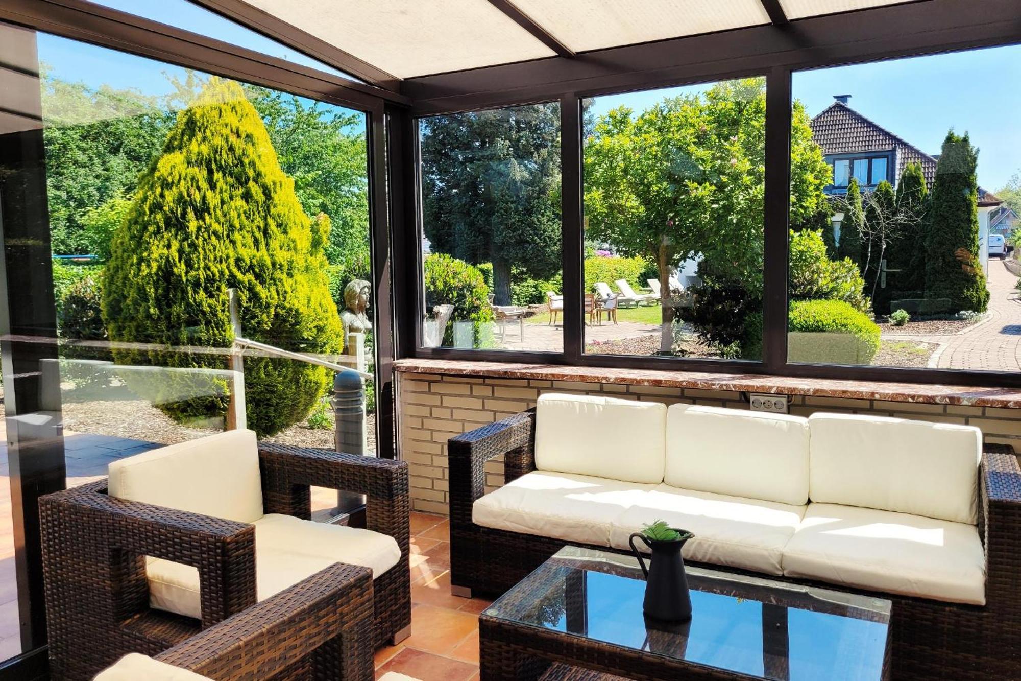 Hochwertige Ferienwohnung Mit Sonnenterrasse & Gartenblick, Nur Wenige Gehminuten Zum Strand Scharbeutz Exterior photo