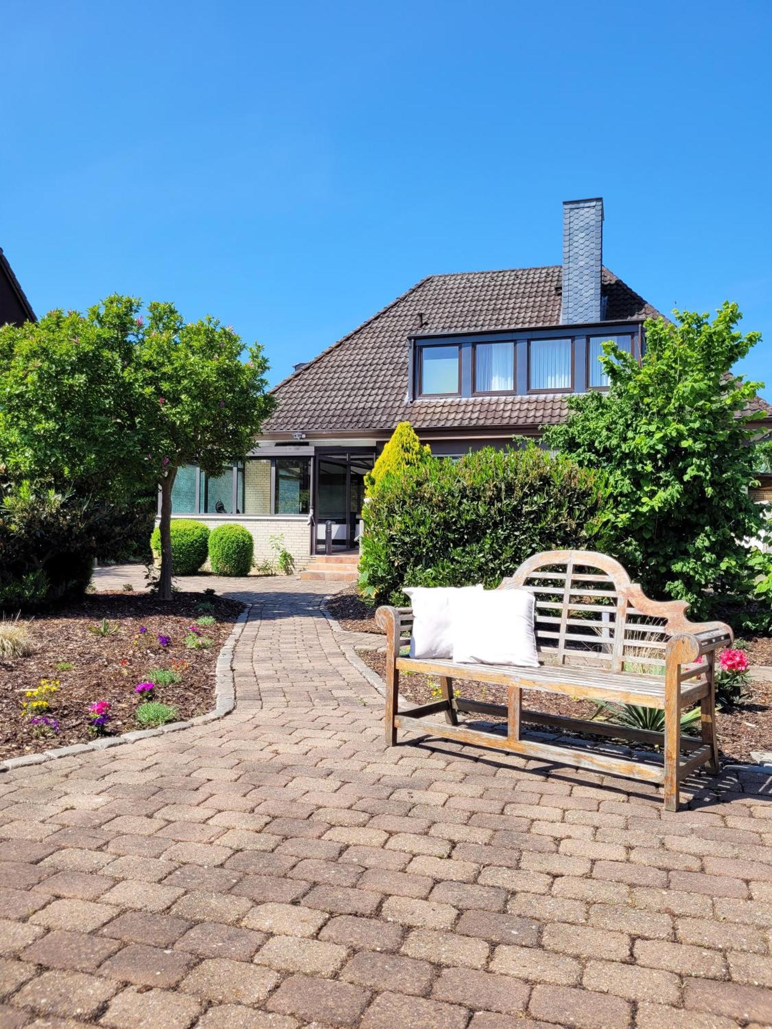 Hochwertige Ferienwohnung Mit Sonnenterrasse & Gartenblick, Nur Wenige Gehminuten Zum Strand Scharbeutz Exterior photo