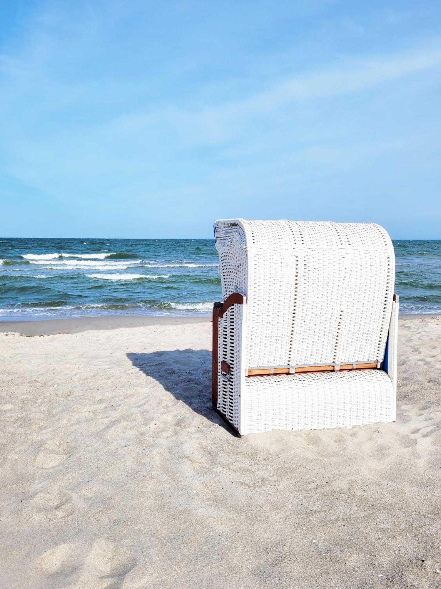 Hochwertige Ferienwohnung Mit Sonnenterrasse & Gartenblick, Nur Wenige Gehminuten Zum Strand Scharbeutz Exterior photo